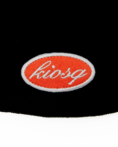 »script« skull beanie - black